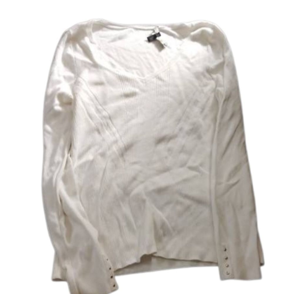 White House Black Market cream v-neck   sweater (tag unstitched on one side) 234
